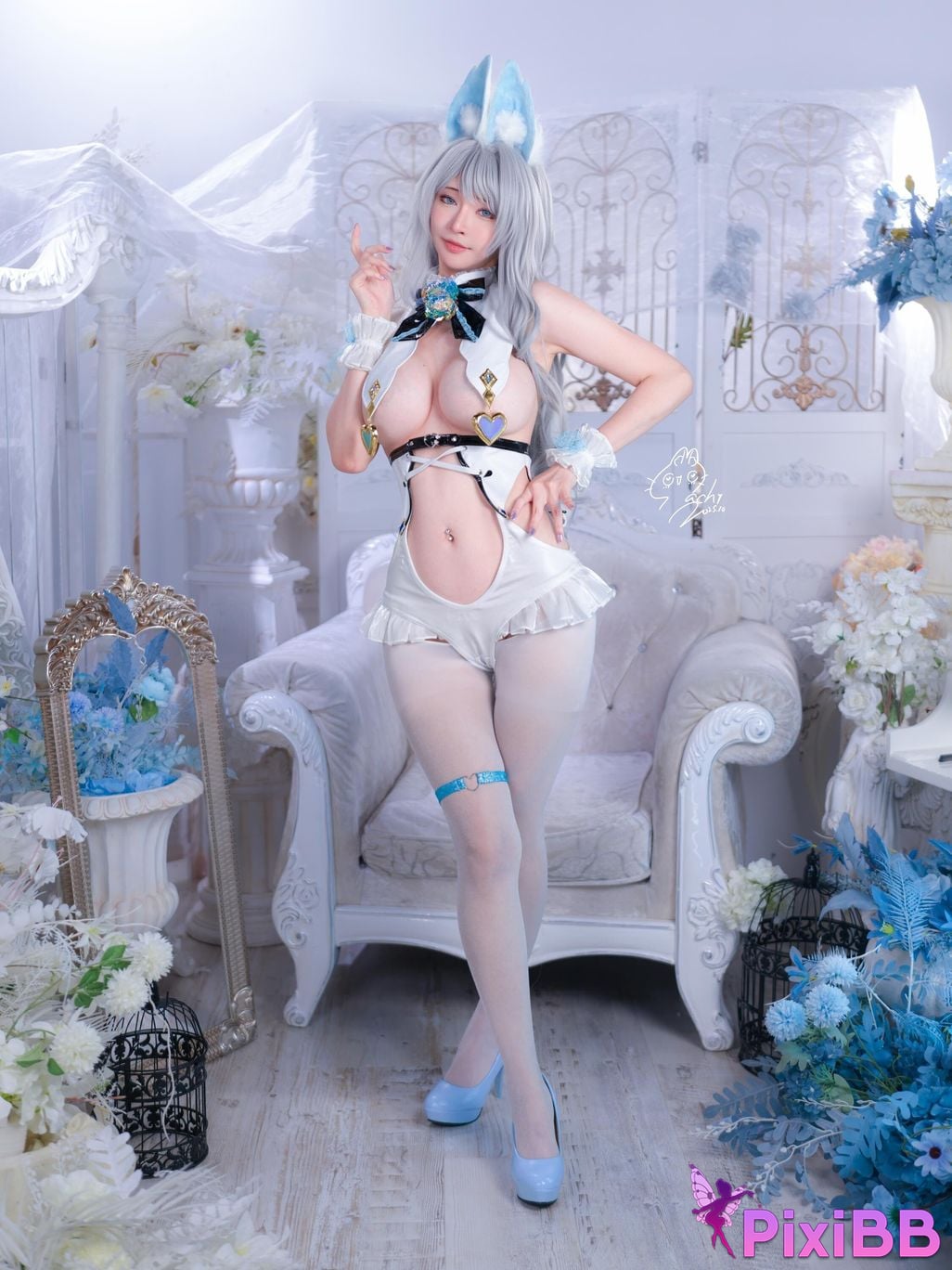 Cosplayer Machi Ma Ji White Rabbit PixiBB.COM 001