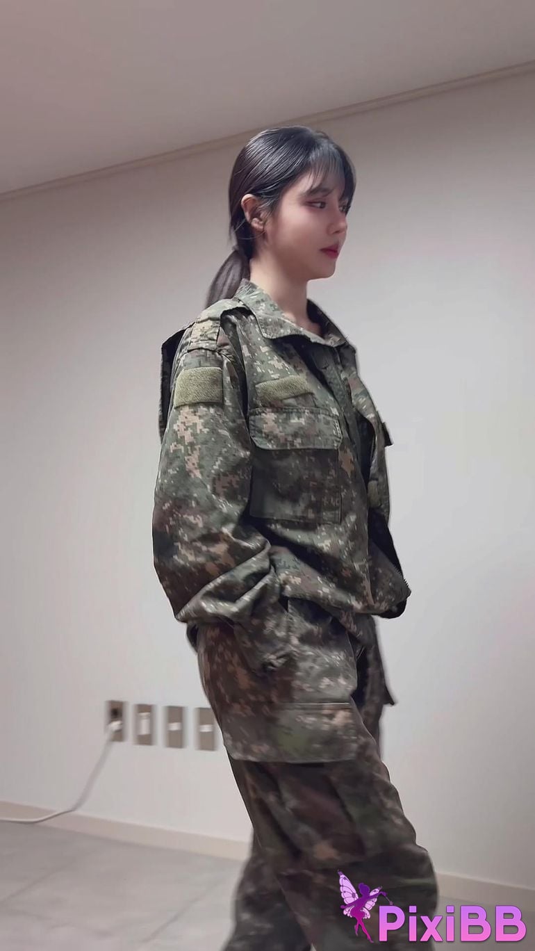 West Coast Allno menstruation middle female soldier PixiBB.COM 002