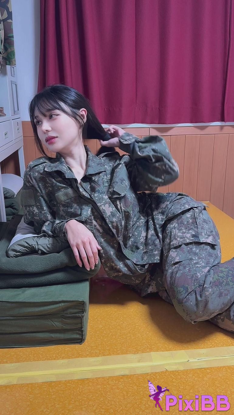 West Coast Allno menstruation middle female soldier PixiBB.COM 004