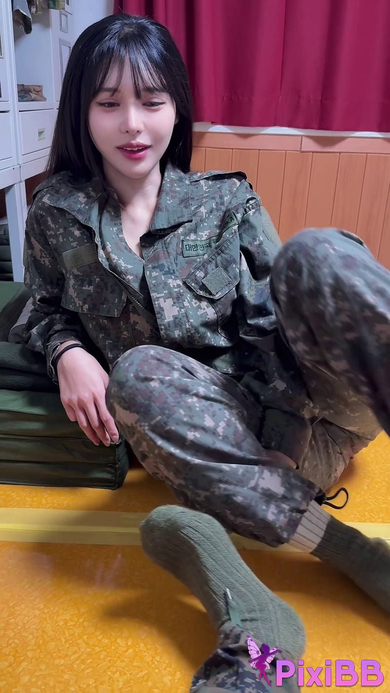 West Coast Allno menstruation middle female soldier PixiBB.COM 014