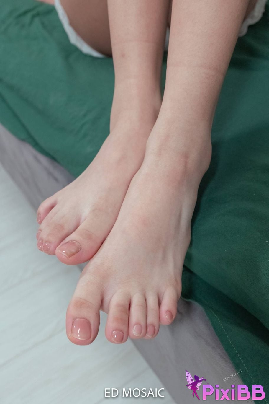 ED Mosaic Erotic photographer Beautiful legs and feet of the goddess PixiBB.COM 049