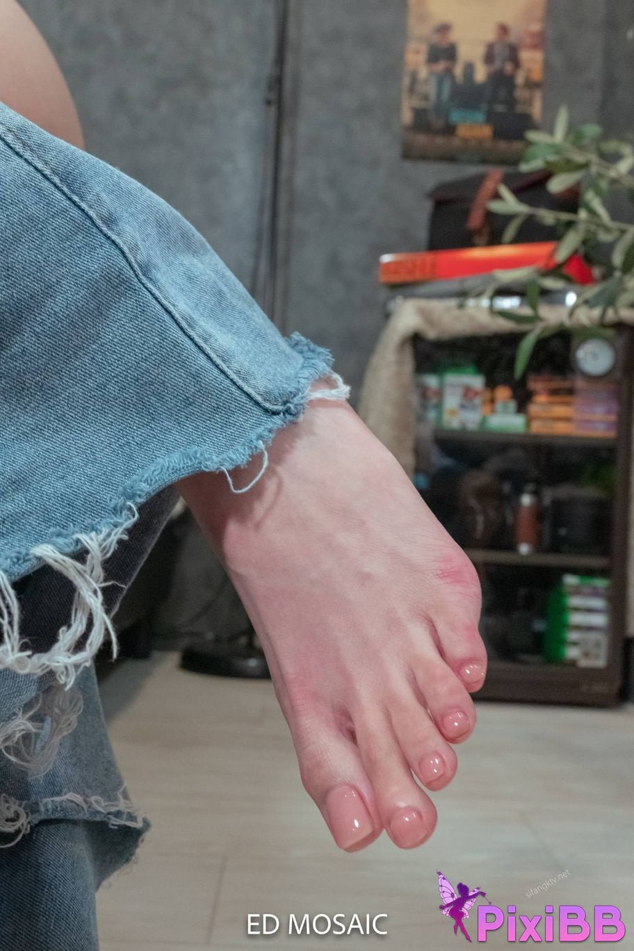 ED Mosaic Erotic photographer Beautiful legs and feet of the goddess PixiBB.COM 176