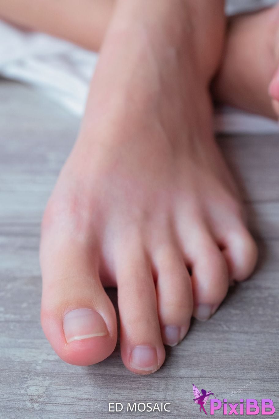 ED Mosaic Erotic photographer Beautiful legs and feet of the goddess PixiBB.COM 343