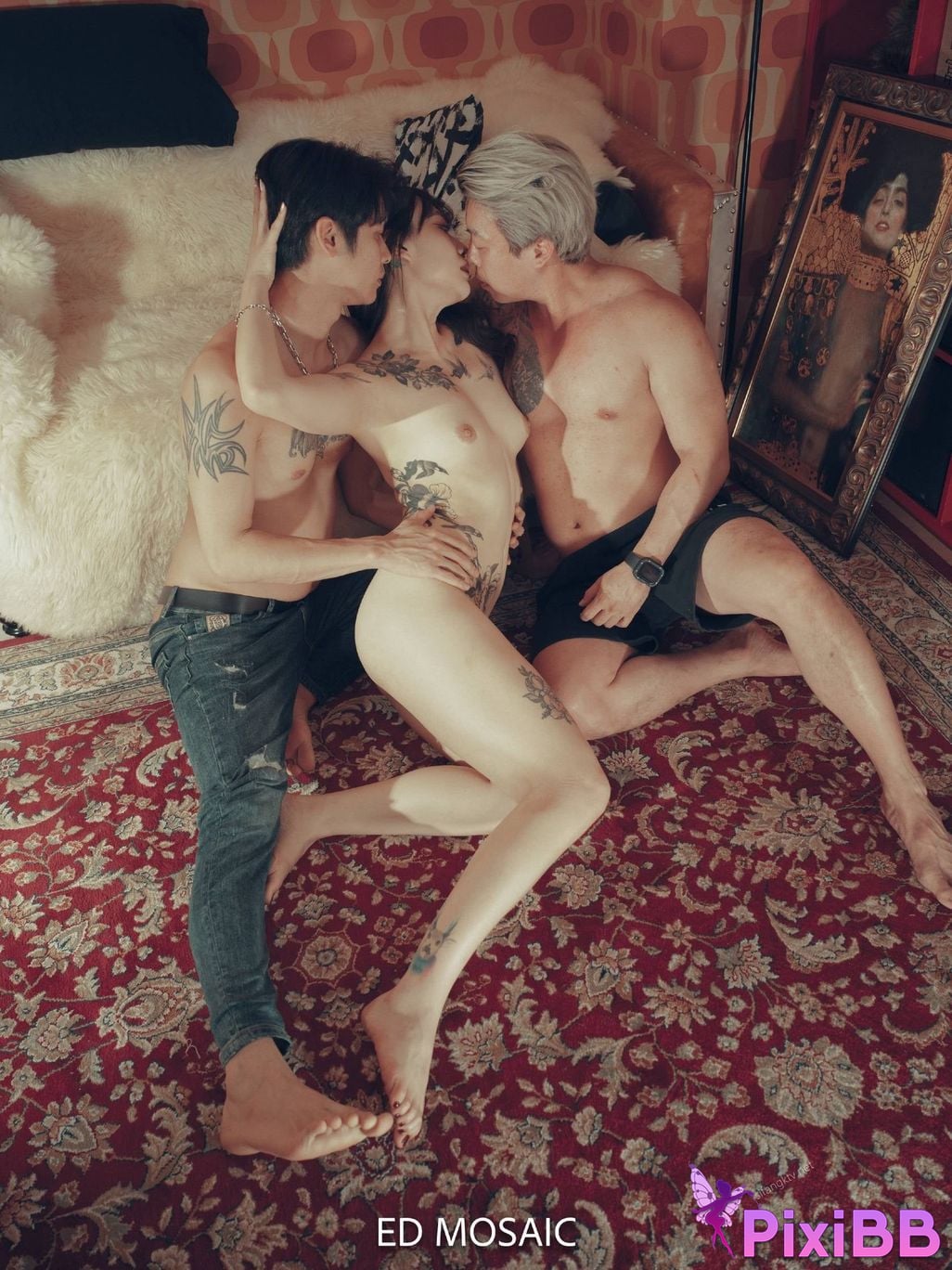 ED Mosaic Yuan Ben Chang Tui Kiki Pai San Ren Ping Mian Xie Zhen Jie Guo Huan Shi Chu Yi Wai Liao PixiBB.COM 079