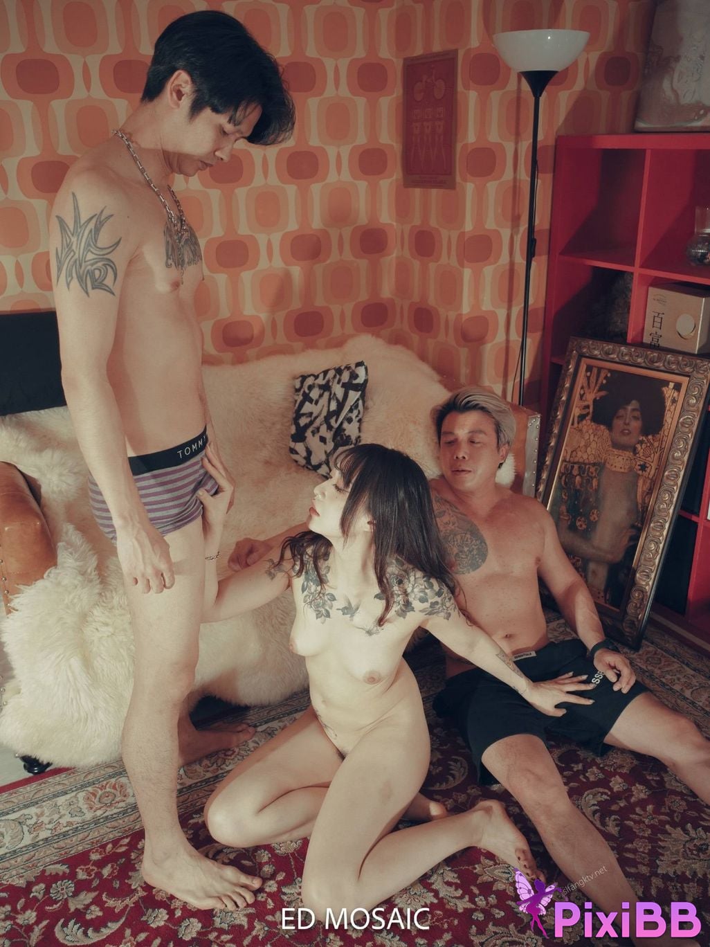 ED Mosaic Yuan Ben Chang Tui Kiki Pai San Ren Ping Mian Xie Zhen Jie Guo Huan Shi Chu Yi Wai Liao PixiBB.COM 086