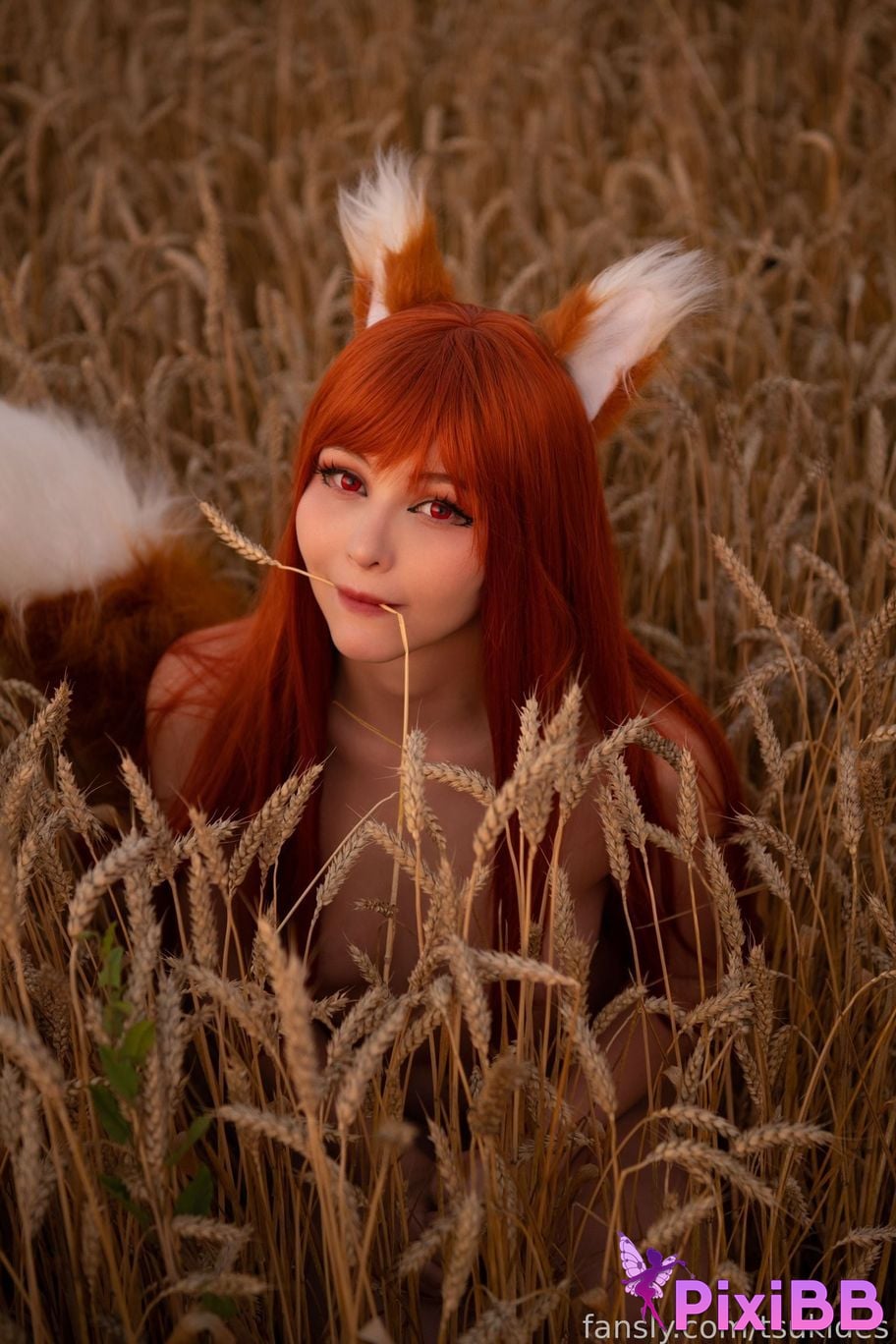 Tsuki Desu Holo PixiBB.COM 19