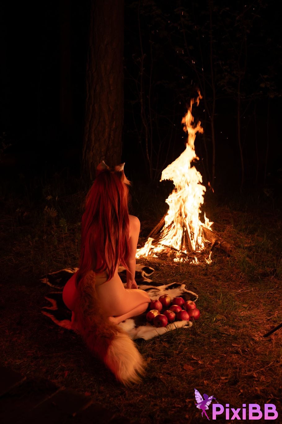 Tsuki Desu Holo At Night PixiBB.COM 10