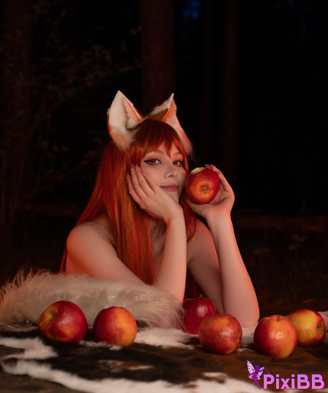 Tsuki Desu Holo At Night PixiBB.COM 22