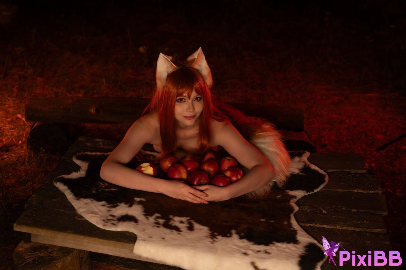 Tsuki Desu Holo At Night PixiBB.COM 4