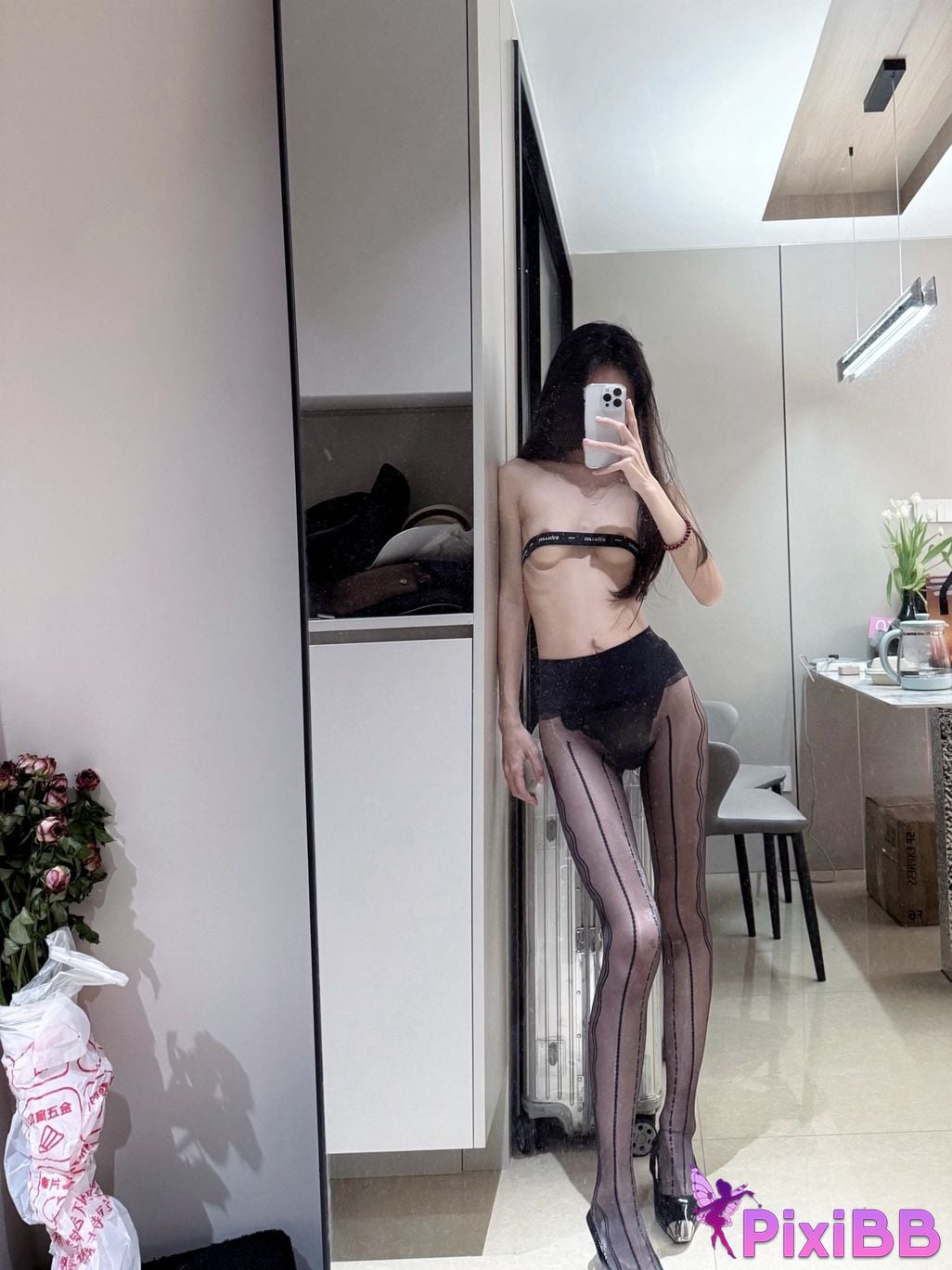 roo8888s Nizi Douyin super beauty contrast blogger The looks and figure are really great PixiBB.COM 007