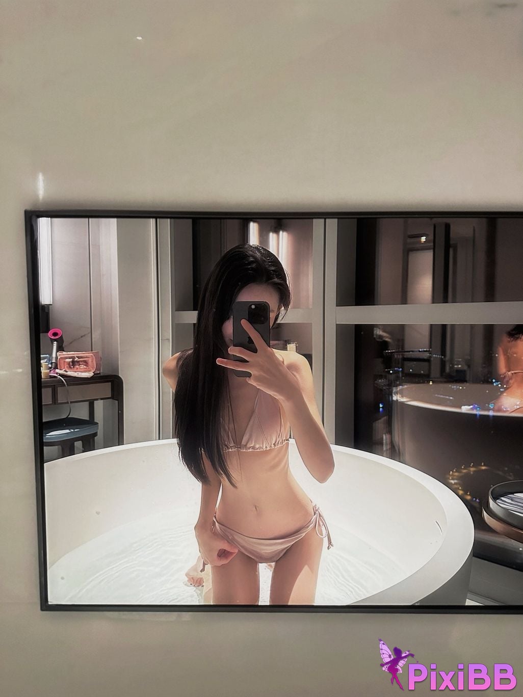 roo8888s Nizi Douyin super beauty contrast blogger The looks and figure are really great PixiBB.COM 008