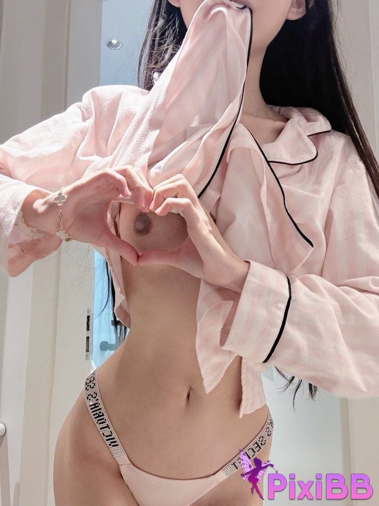 roo8888s Nizi Douyin super beauty contrast blogger The looks and figure are really great PixiBB.COM 040