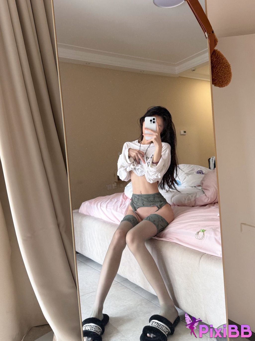 roo8888s Nizi Douyin super beauty contrast blogger The looks and figure are really great PixiBB.COM 051