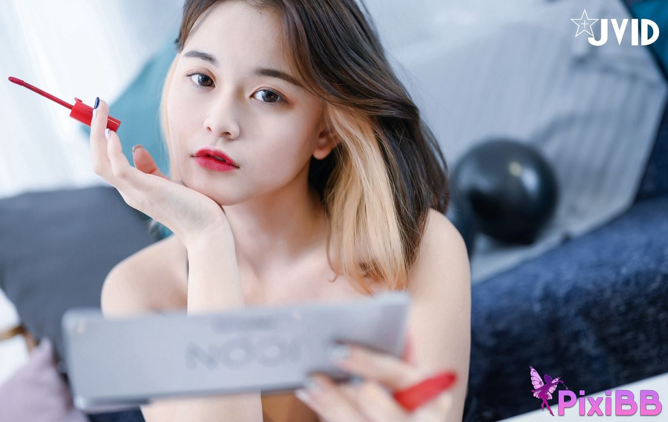 JVID Li Yan Cai Zhuang Shi De Jia Qi Quan Luo Fang Song Shen Xin Ling PixiBB.COM 032