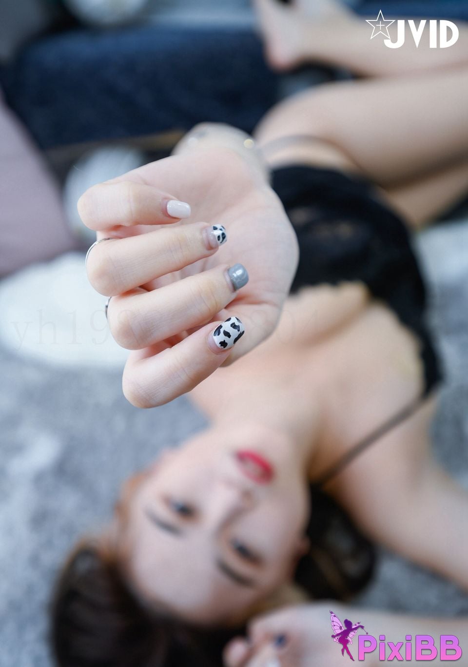 JVID Li Yan Cai Zhuang Shi De Jia Qi Quan Luo Fang Song Shen Xin Ling PixiBB.COM 102