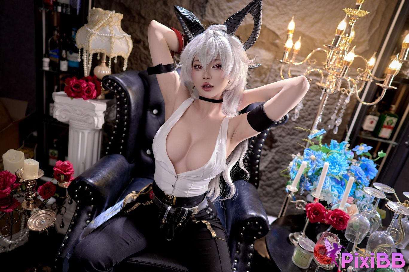 Cosplayer ZinieQ Zani Wuthering Waves PixiBB.COM 002