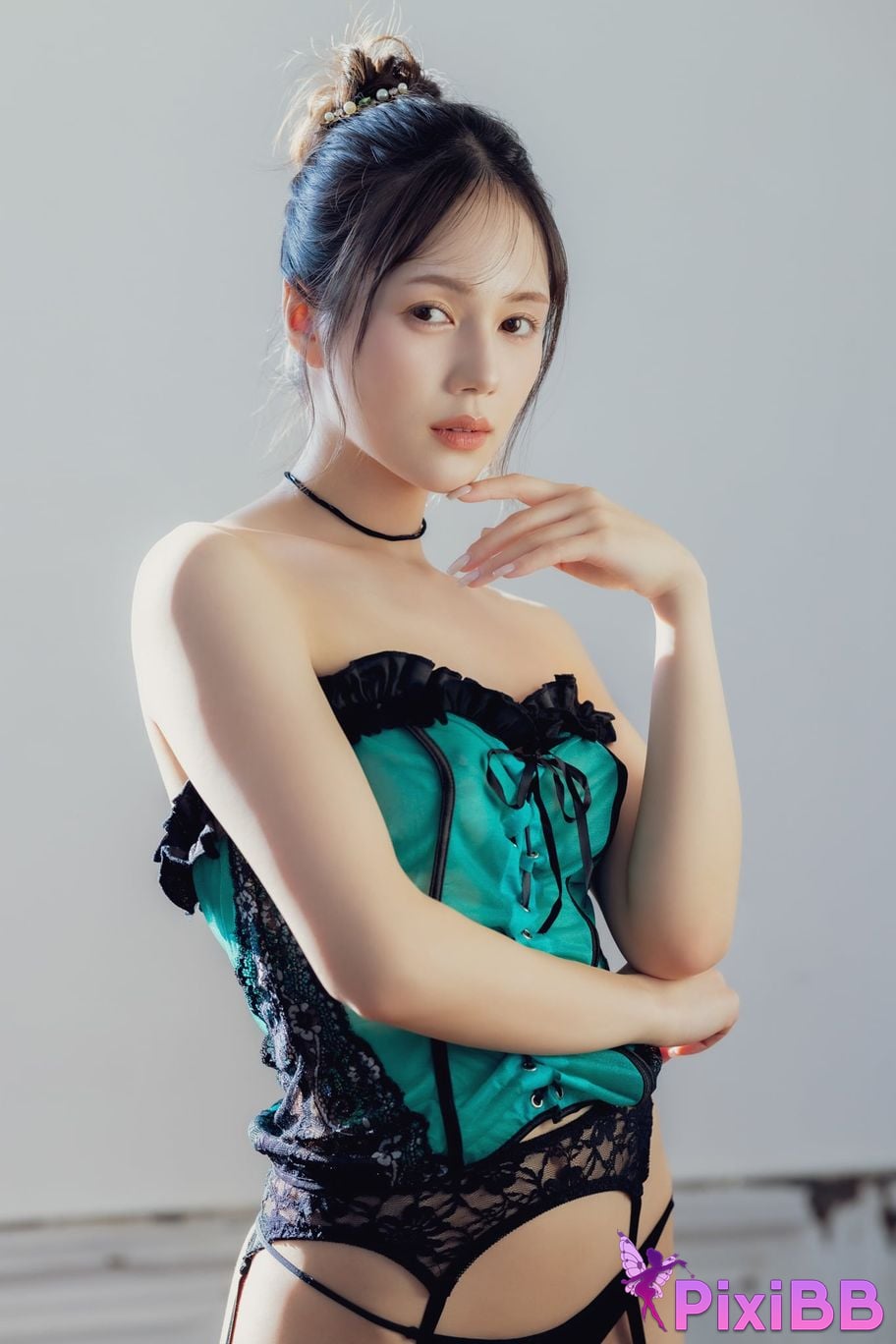 Japanese Idol Suzumori Remu FRIDAY digital photo book Black Moon PixiBB.COM 003