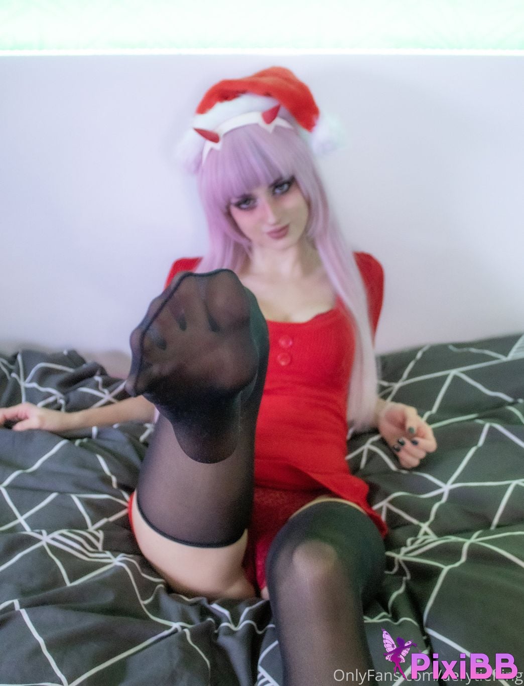 Aery Tiefling Christmas Zero Two PixiBB.COM 3