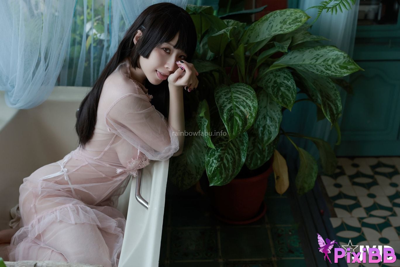 JVID Li Fei Er Zai Hua Cong Zhong Beng Chu You Ren Ju Ru Dan Hun Yuan Qiao Tun Ji Xian Bian De Tiao Dou PixiBB.COM 006