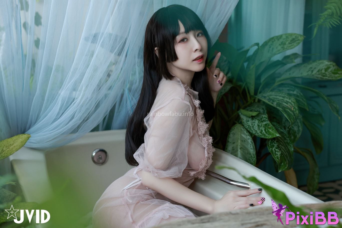 JVID Li Fei Er Zai Hua Cong Zhong Beng Chu You Ren Ju Ru Dan Hun Yuan Qiao Tun Ji Xian Bian De Tiao Dou PixiBB.COM 039