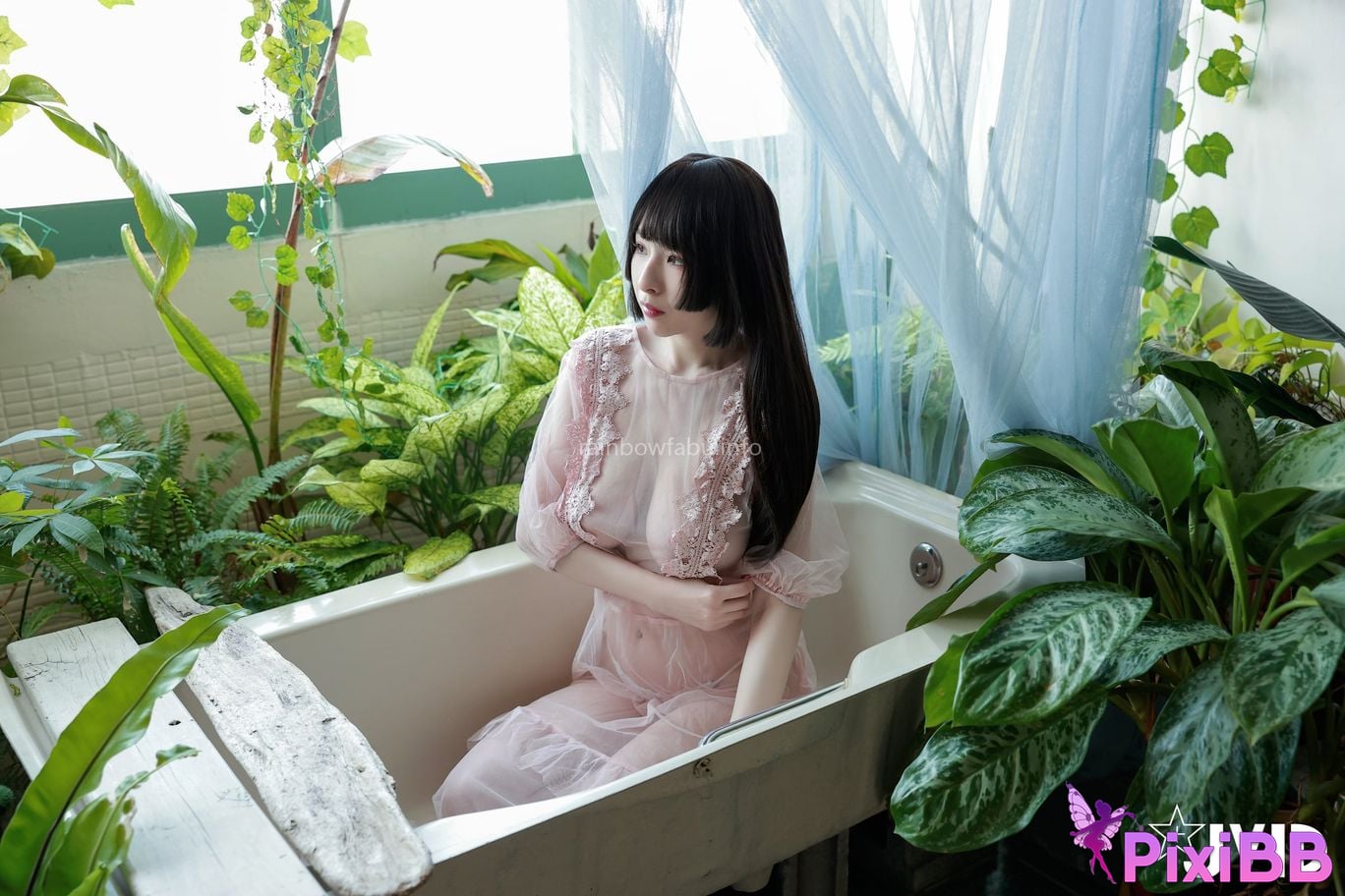 JVID Li Fei Er Zai Hua Cong Zhong Beng Chu You Ren Ju Ru Dan Hun Yuan Qiao Tun Ji Xian Bian De Tiao Dou PixiBB.COM 055