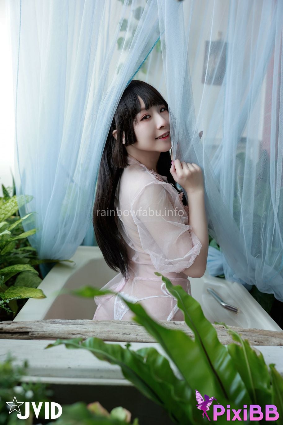 JVID Li Fei Er Zai Hua Cong Zhong Beng Chu You Ren Ju Ru Dan Hun Yuan Qiao Tun Ji Xian Bian De Tiao Dou PixiBB.COM 079