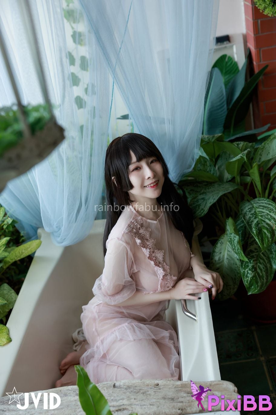 JVID Li Fei Er Zai Hua Cong Zhong Beng Chu You Ren Ju Ru Dan Hun Yuan Qiao Tun Ji Xian Bian De Tiao Dou PixiBB.COM 112