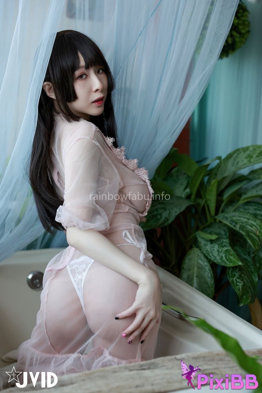 JVID Li Fei Er Zai Hua Cong Zhong Beng Chu You Ren Ju Ru Dan Hun Yuan Qiao Tun Ji Xian Bian De Tiao Dou PixiBB.COM 131