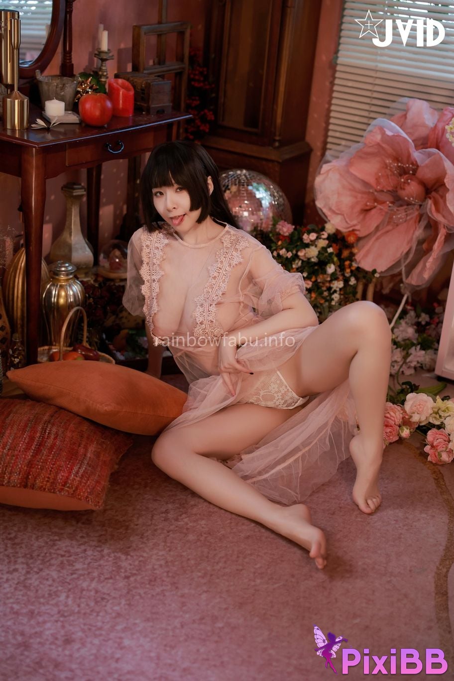 JVID Li Fei Er Zai Hua Cong Zhong Beng Chu You Ren Ju Ru Dan Hun Yuan Qiao Tun Ji Xian Bian De Tiao Dou PixiBB.COM 140