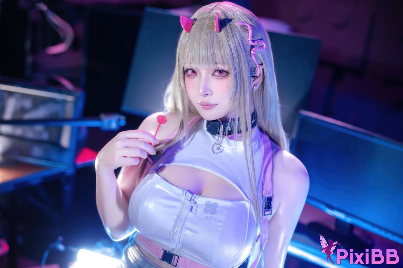 Cosplayer Island fish goddess of victory Nikki poisonous snake PixiBB.COM 030