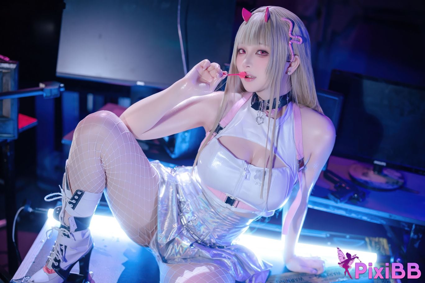 Cosplayer Island fish goddess of victory Nikki poisonous snake PixiBB.COM 032