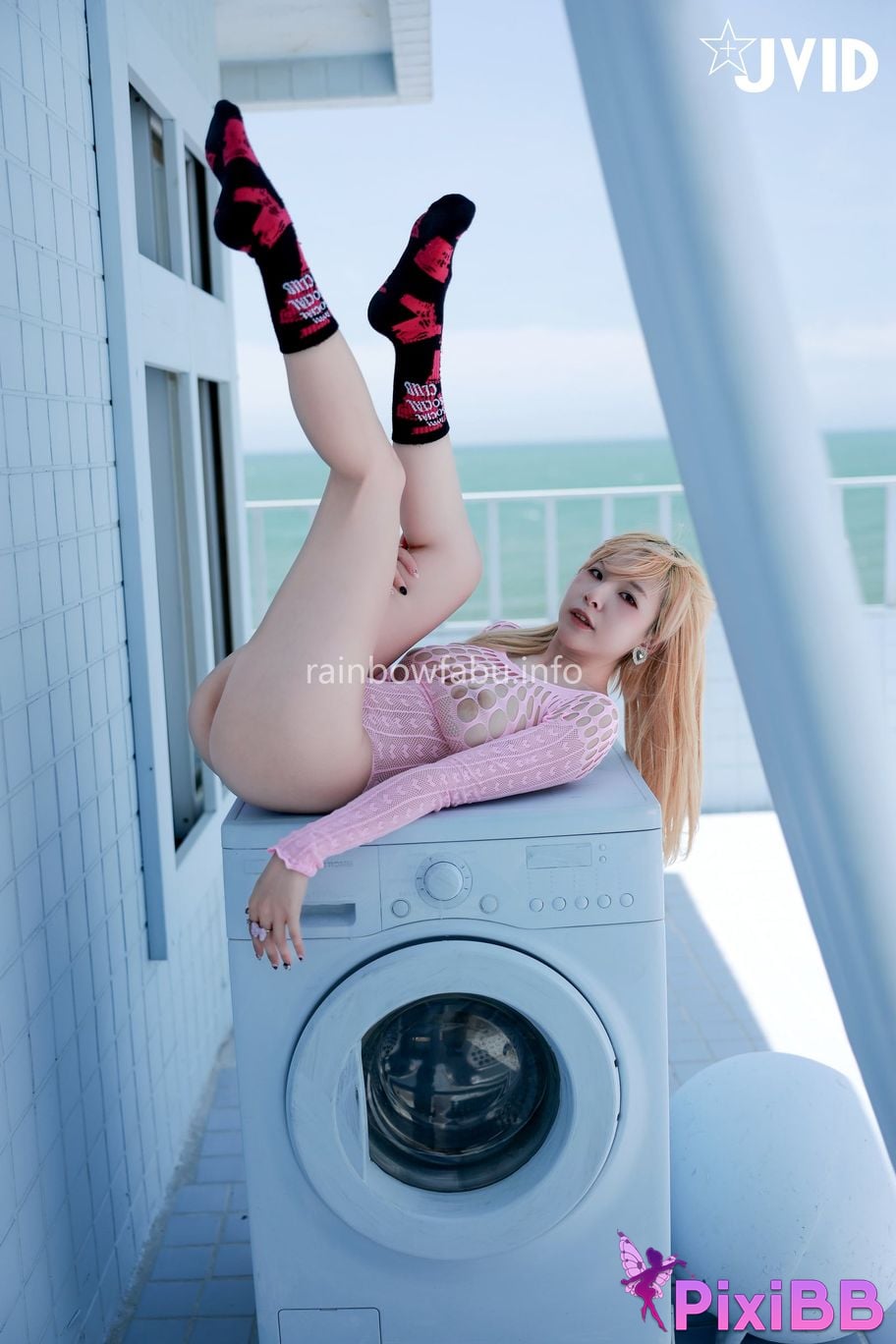 JVID Li Fei Er Chao Ju Ru Chuan Zhu Xing Gan Fen Se Lian Shen Dong Yong Zhuang PixiBB.COM 006