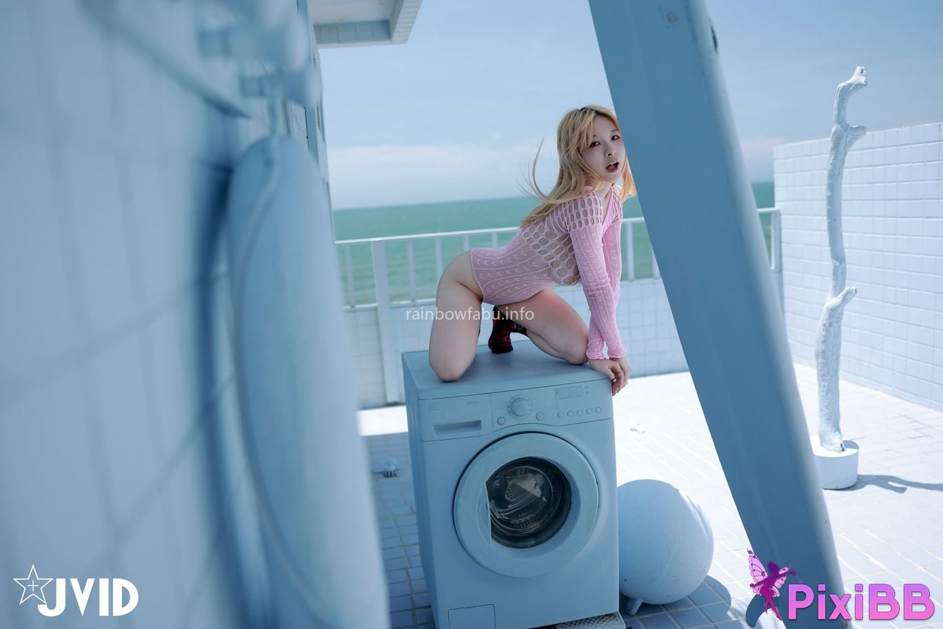 JVID Li Fei Er Chao Ju Ru Chuan Zhu Xing Gan Fen Se Lian Shen Dong Yong Zhuang PixiBB.COM 010