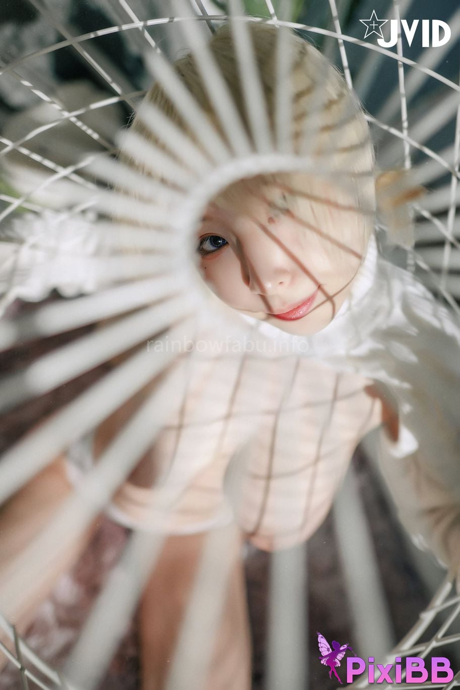 JVID Li Fei Er Bu Ai Chuan Yi Fu De Ju Ru You Huo Bei Chong Zhuang Huang Dong Rang Ren Xie Mo Pen Zhang PixiBB.COM 072