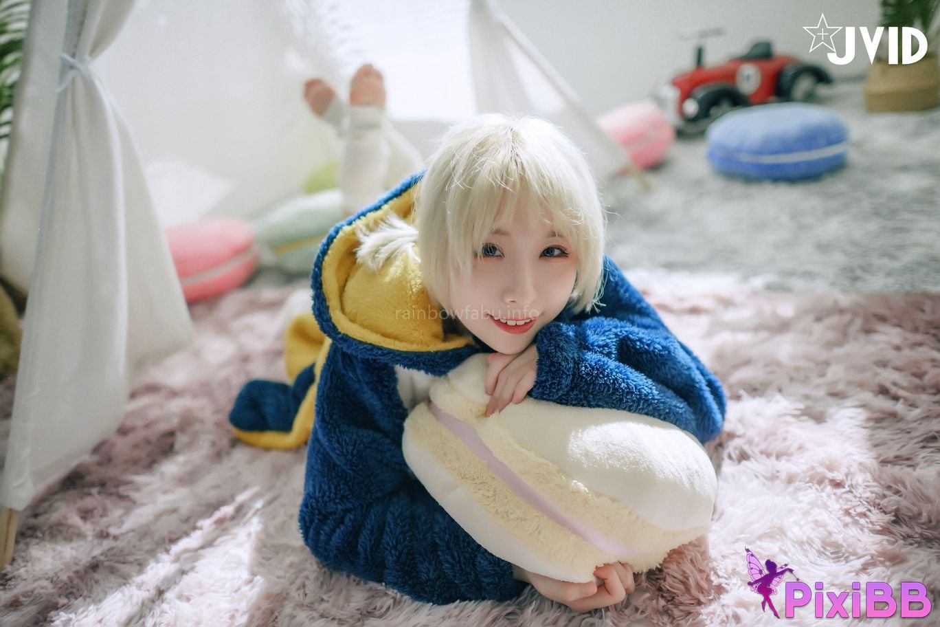 JVID Li Fei Er Bu Ai Chuan Yi Fu De Ju Ru You Huo Bei Chong Zhuang Huang Dong Rang Ren Xie Mo Pen Zhang PixiBB.COM 111