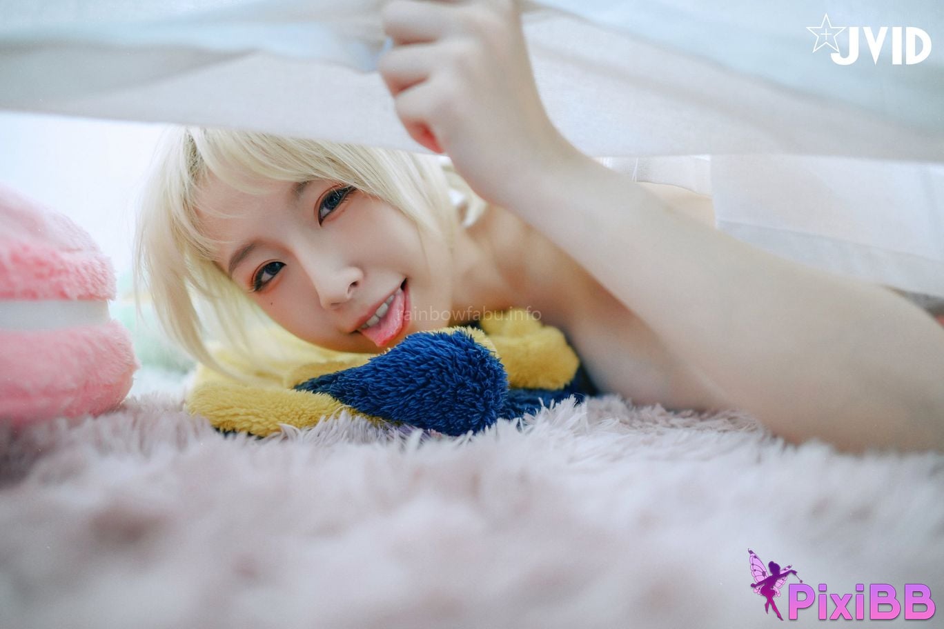 JVID Li Fei Er Bu Ai Chuan Yi Fu De Ju Ru You Huo Bei Chong Zhuang Huang Dong Rang Ren Xie Mo Pen Zhang PixiBB.COM 161