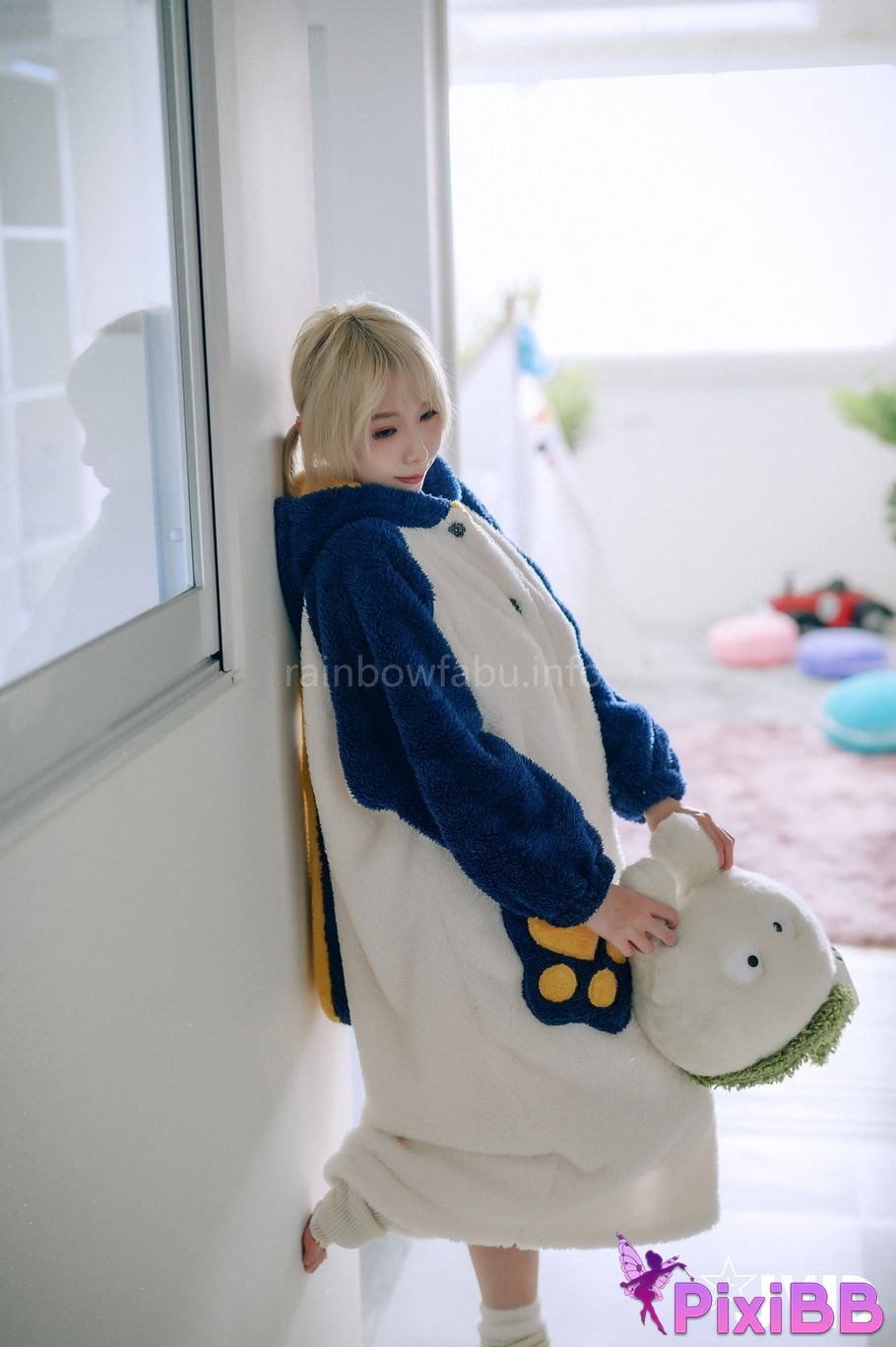 JVID Li Fei Er Bu Ai Chuan Yi Fu De Ju Ru You Huo Bei Chong Zhuang Huang Dong Rang Ren Xie Mo Pen Zhang PixiBB.COM 169