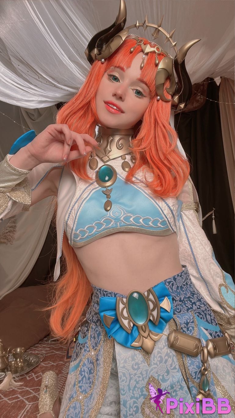 06 Shirogane Nilou selfies 6