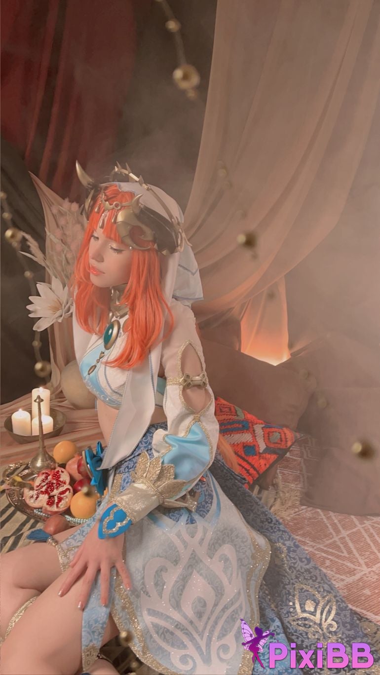 21 Shirogane Nilou selfies 21