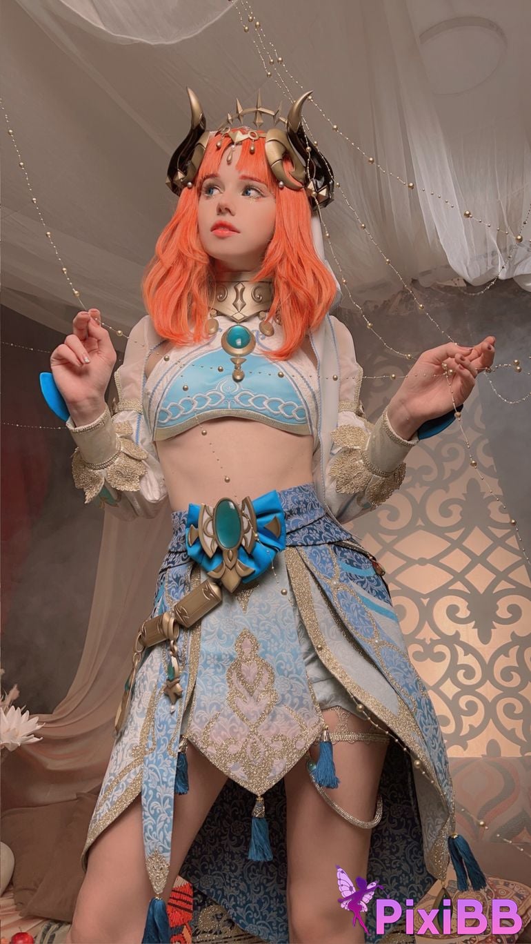 31 Shirogane Nilou selfies 31