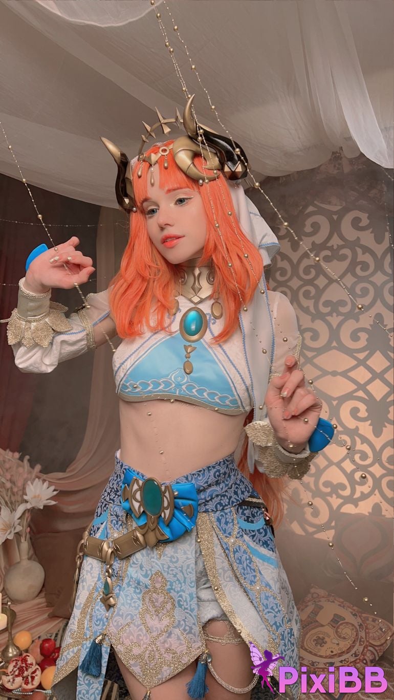 40 Shirogane Nilou selfies 40