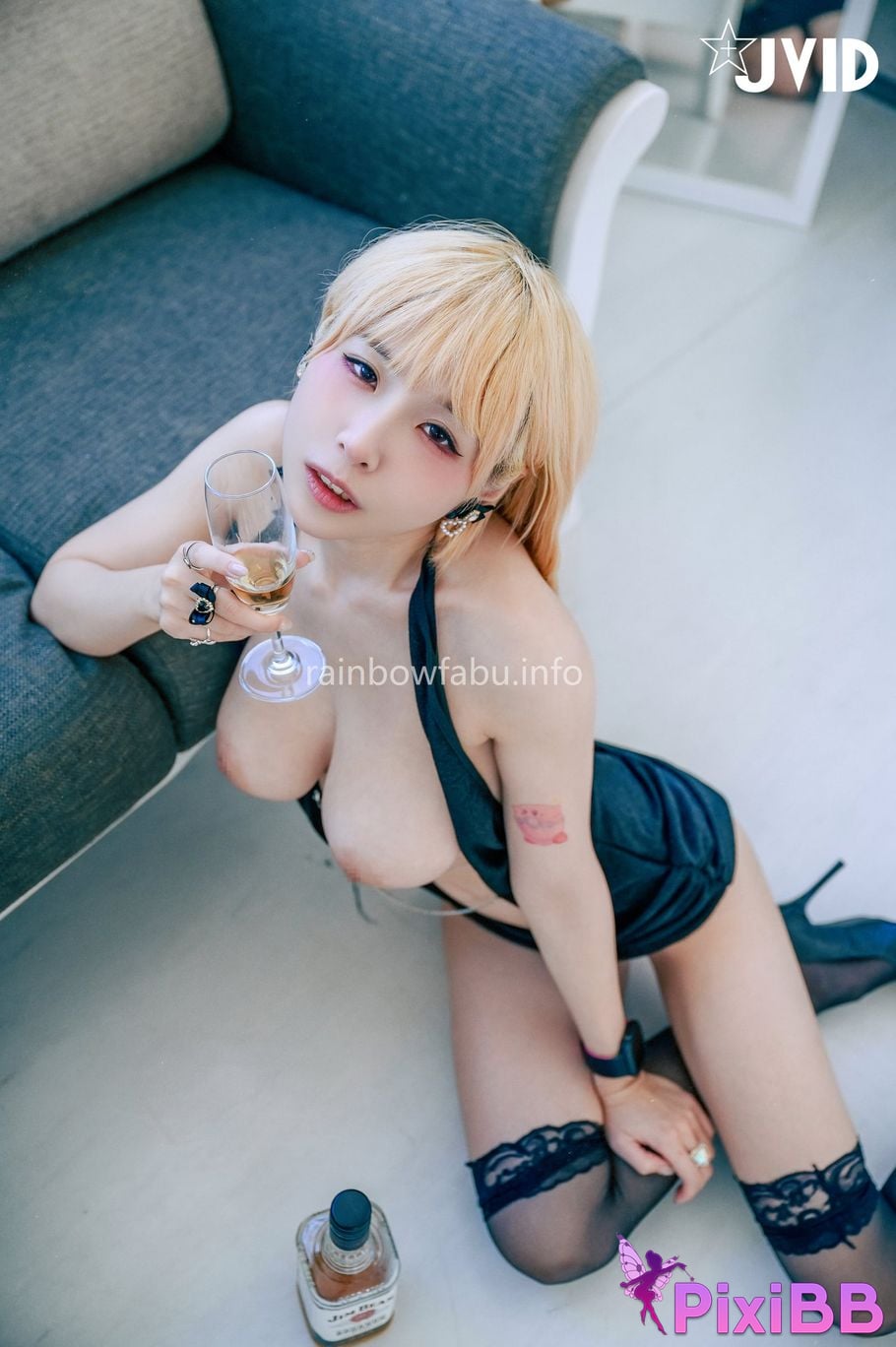 JVID Li Fei Er Diao Jiao Xing Gan Ju Ru Xiao Mu Gou Went to a nightclub the night before Jiu Tou Dai Nan Ren Hui Jia Hou SM Bei Cheng Se Yu Man noXing Nu Yang Ji Hua MissK 035