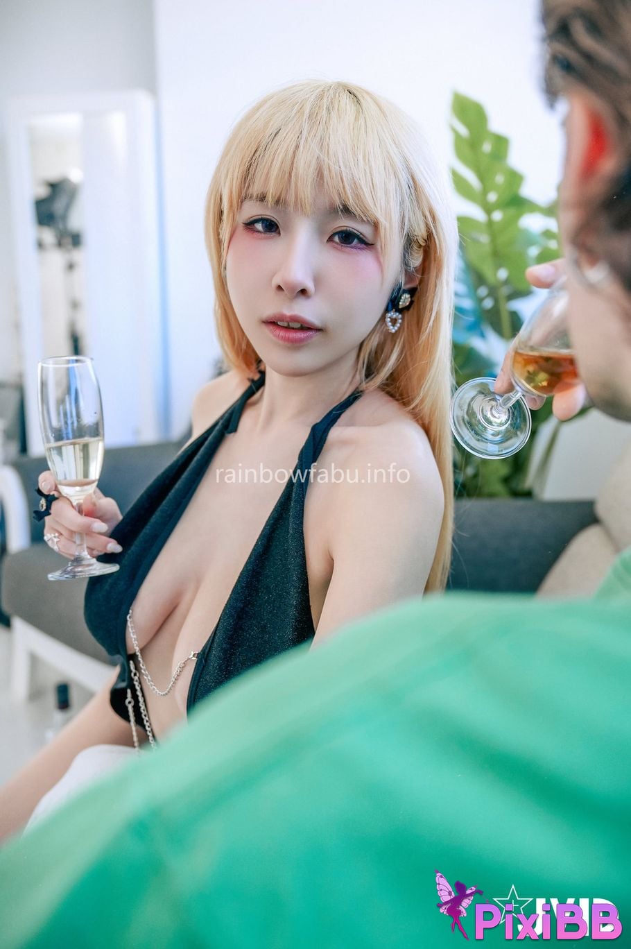JVID Li Fei Er Diao Jiao Xing Gan Ju Ru Xiao Mu Gou Went to a nightclub the night before Jiu Tou Dai Nan Ren Hui Jia Hou SM Bei Cheng Se Yu Man noXing Nu Yang Ji Hua MissK 036