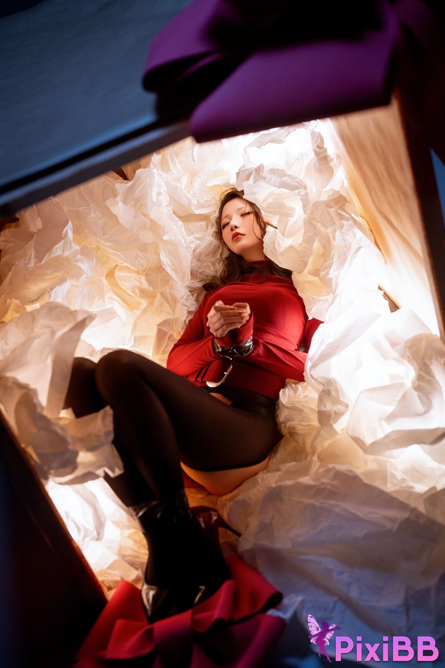 Cosplayer The star is late Hoshilily 2025 Christmas An unexpected surprise box PixiBB.COM 004