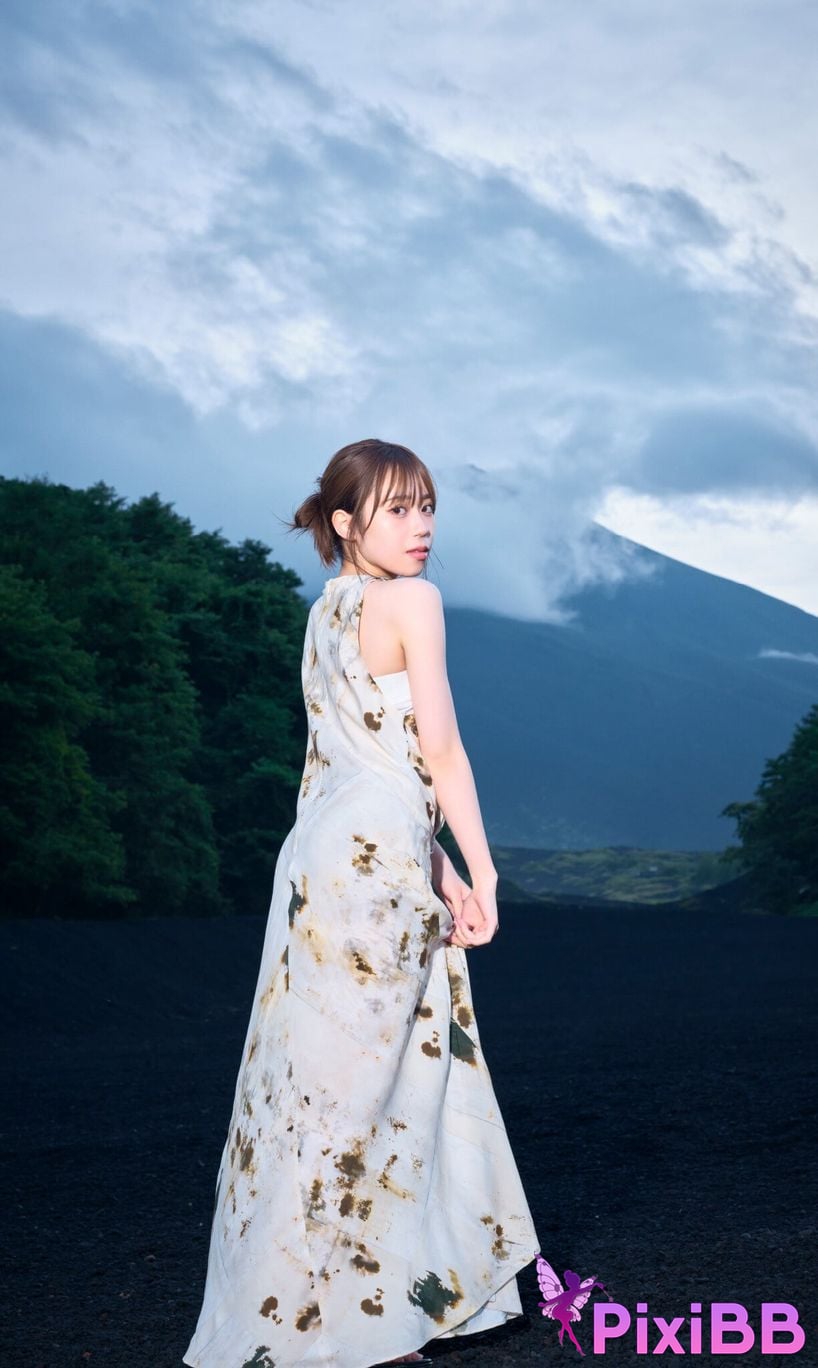 Japanese Idol Sayuri Date photo collection OVER My Girl PHOTO BOOK PixiBB.COM 092