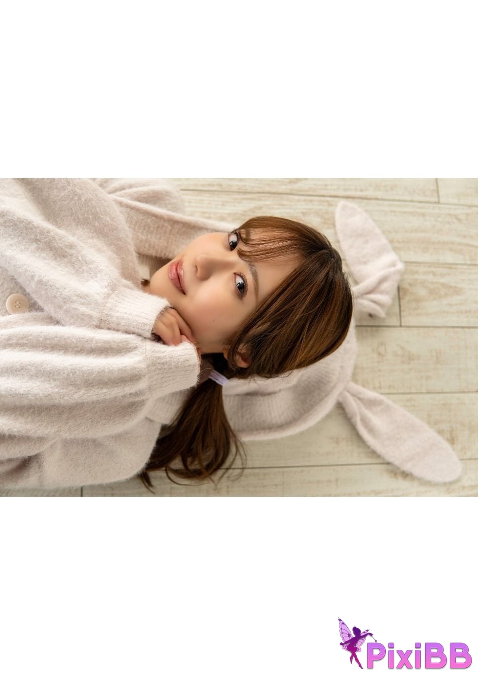 Japanese Idol Sayuri Date photo book All day long with Sayurin PixiBB.COM 044