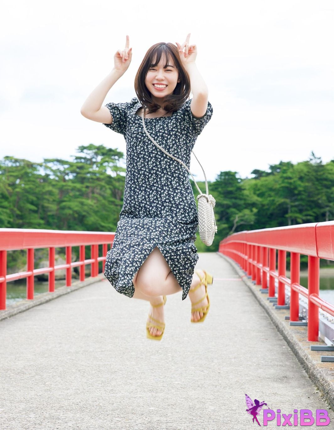 Japanese Idol Sayuri Date 1st photo collection Footprints PixiBB.COM 021