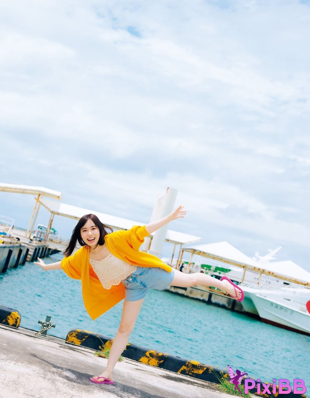 Japanese Idol Sayuri Date 1st photo collection Footprints PixiBB.COM 057