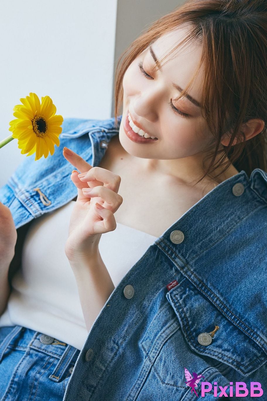 Japanese Idol Sayuri Date WHITE graph digital photo book PixiBB.COM 038