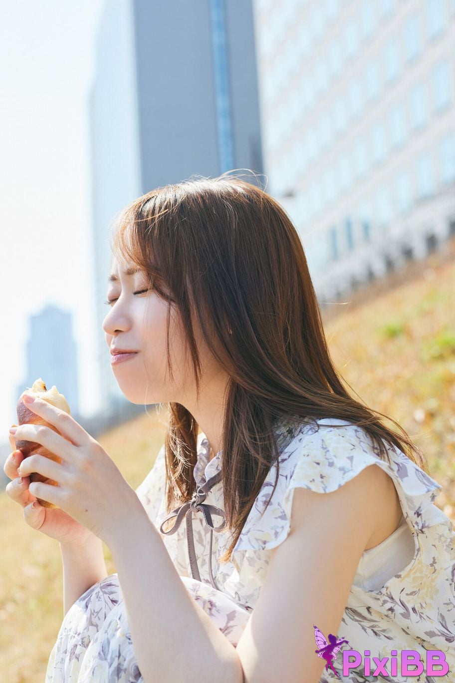 Japanese Idol Sayuri Date WHITE graph digital photo book PixiBB.COM 049